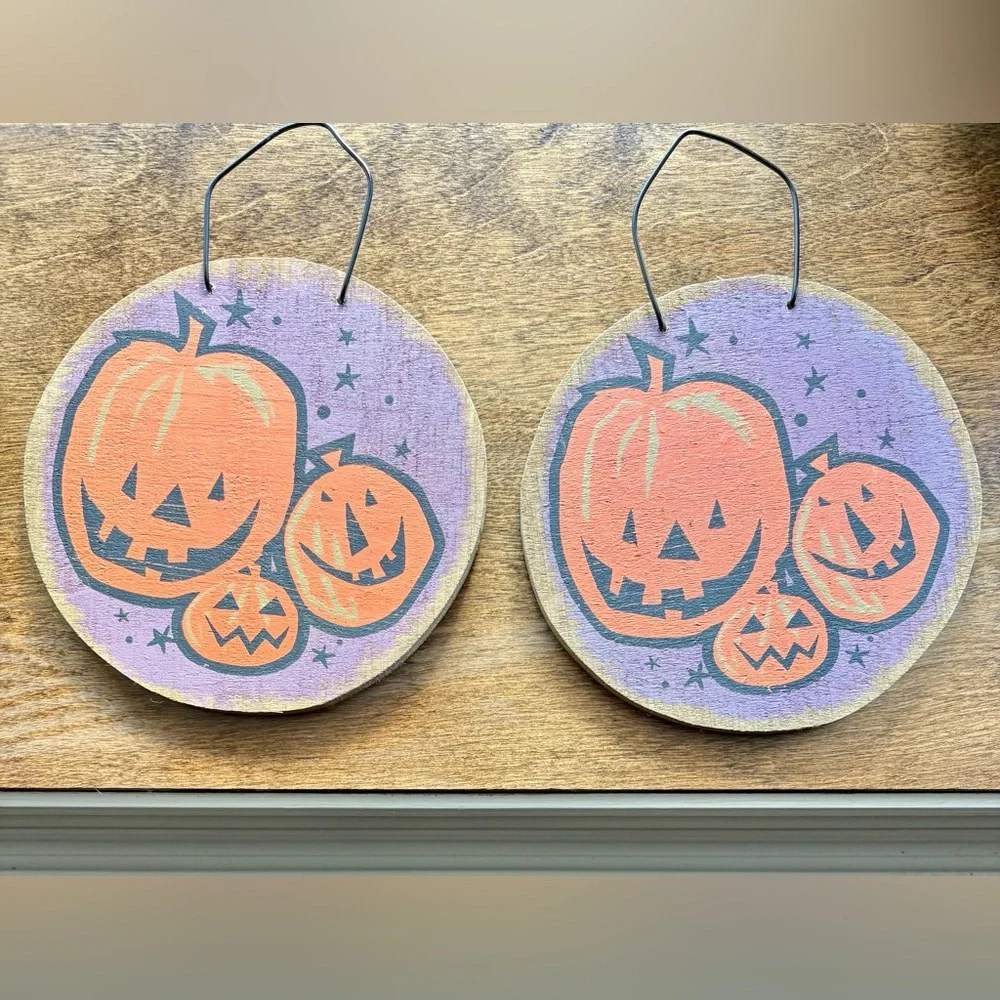 3 Rustic Wooden Halloween Signs & Pumpkin Carving Kit. NWOTs
